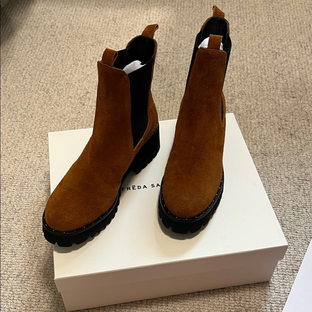 Freda Salvador BROOKE RAIN RESISTANT BOOT Brown Suede New!